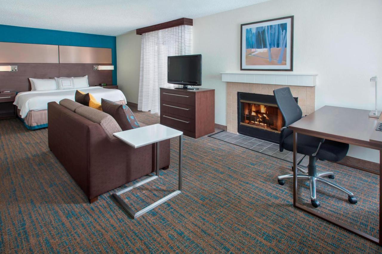 Philadelphia Valley Forge 3*